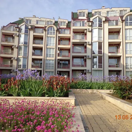 Hills Apartment *