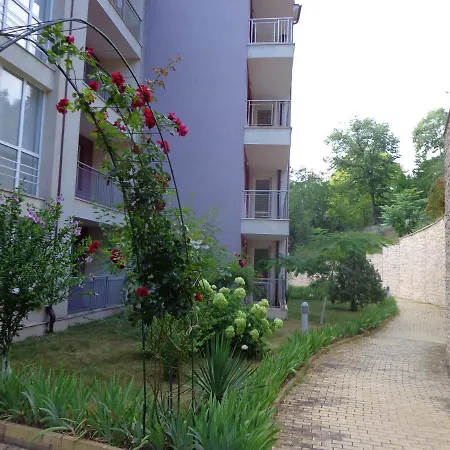 Apartment Hills *