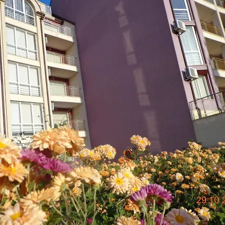 Hills Apartment *